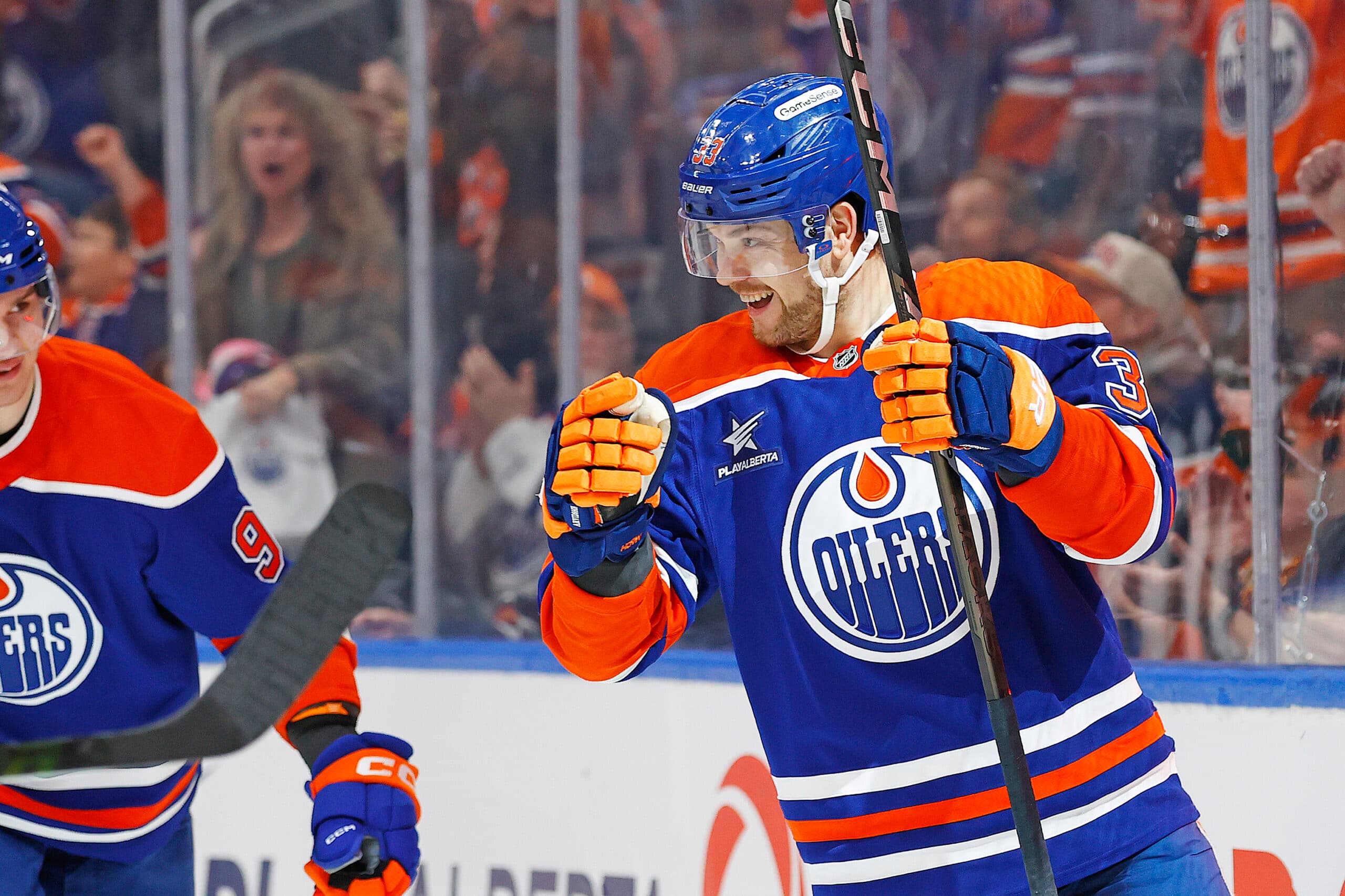 Edmonton Oilers forward Viktor Arvidsson
