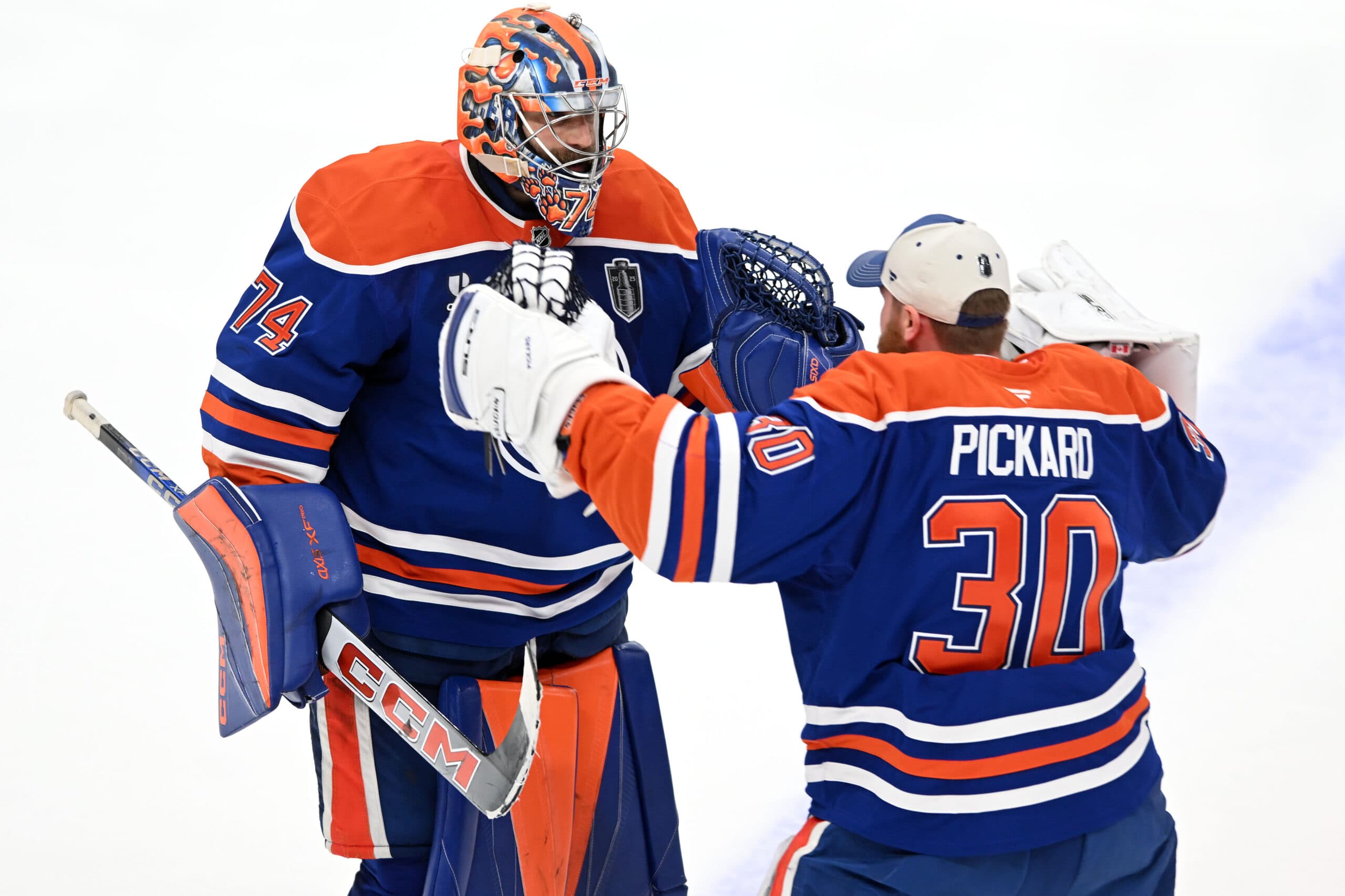 Edmonton Oilers Stuart Skinner Calvin Pickard